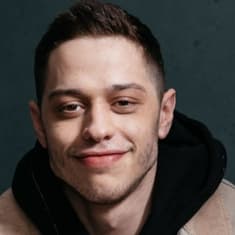 Pete Davidson Biography, Height, Age, Tattoos, Girlfriend & More – THE VIP STARS