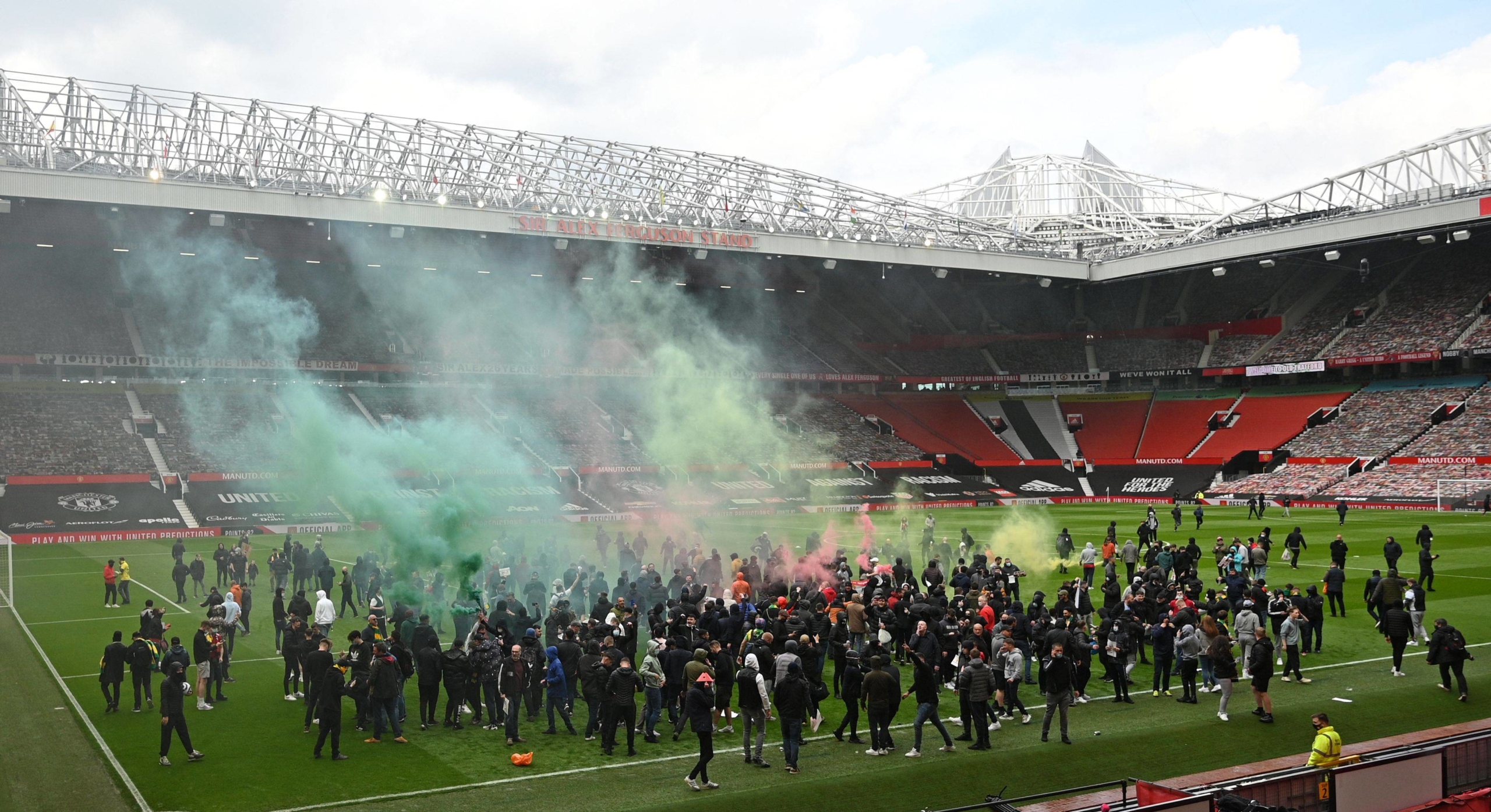 At Old Trafford, there have frequently been demonstrations against the Glazer family's ownership of the team.